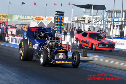 AA/FA - AA/FC - Kevin Burgess - 'Nasty Benjamin' (near lane) 
vs Don Knoblauch - 'Atomic Punk' (far lane)